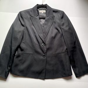Another one TAILORED to PERFECTION Evan Picone Blazer